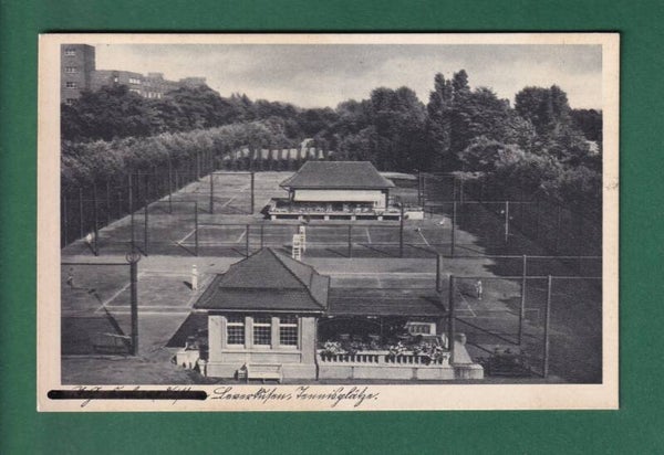 TENNISPLATZ