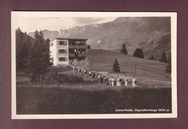 LENZERHEIDE - Jugendherberge - Leute // kleiner Eckbug //
