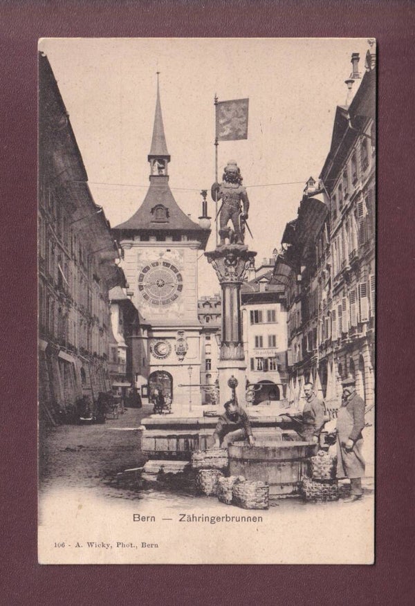 BERN - Zähringerbrunnen - Leute