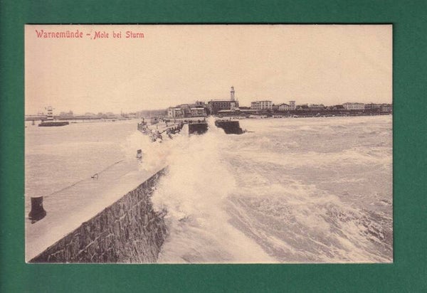 WARNEMÜNDE - Mole bei Sturm