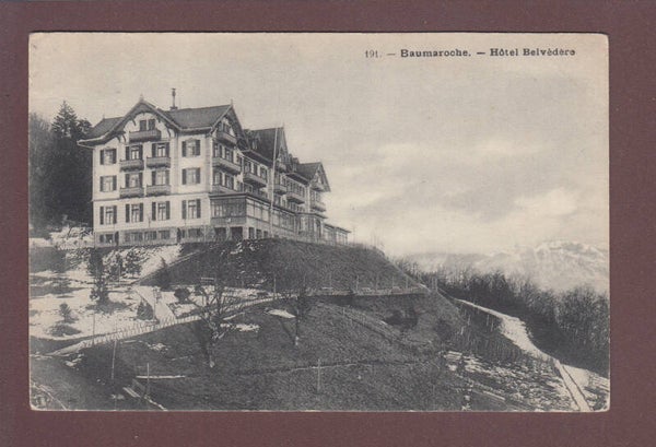 BAUMAROCHE - Hôtel Belvédère // pli d'angle et léger pli //