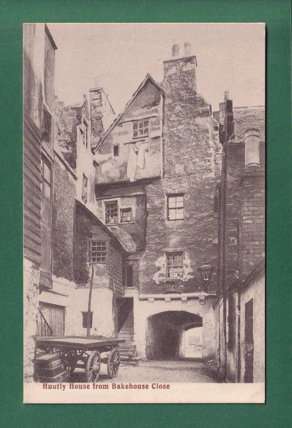 BAKEHOUSE CLOSE - Huutly House