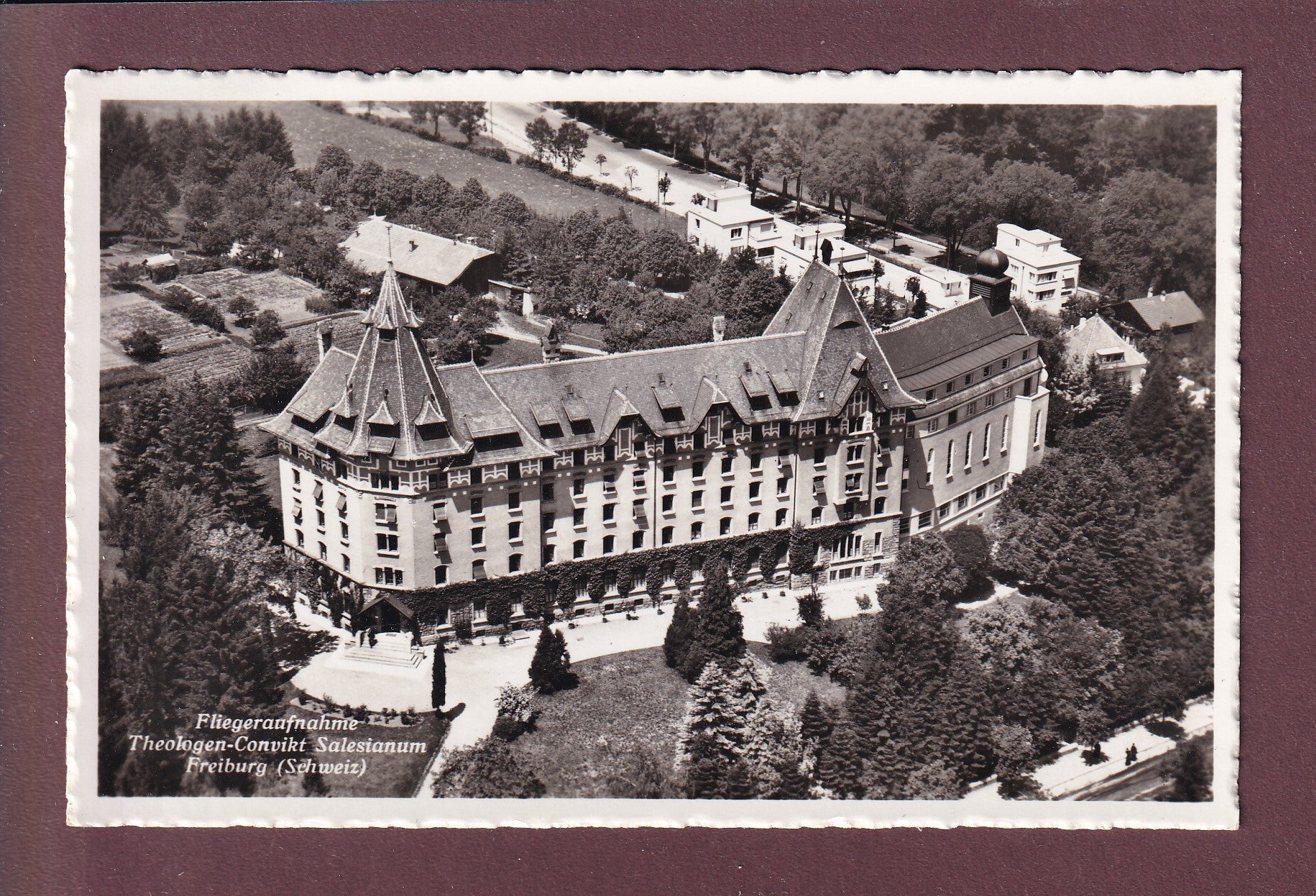 FRIBOURG - Theologen-Convikt Salesianum - Fliegeraufnahme