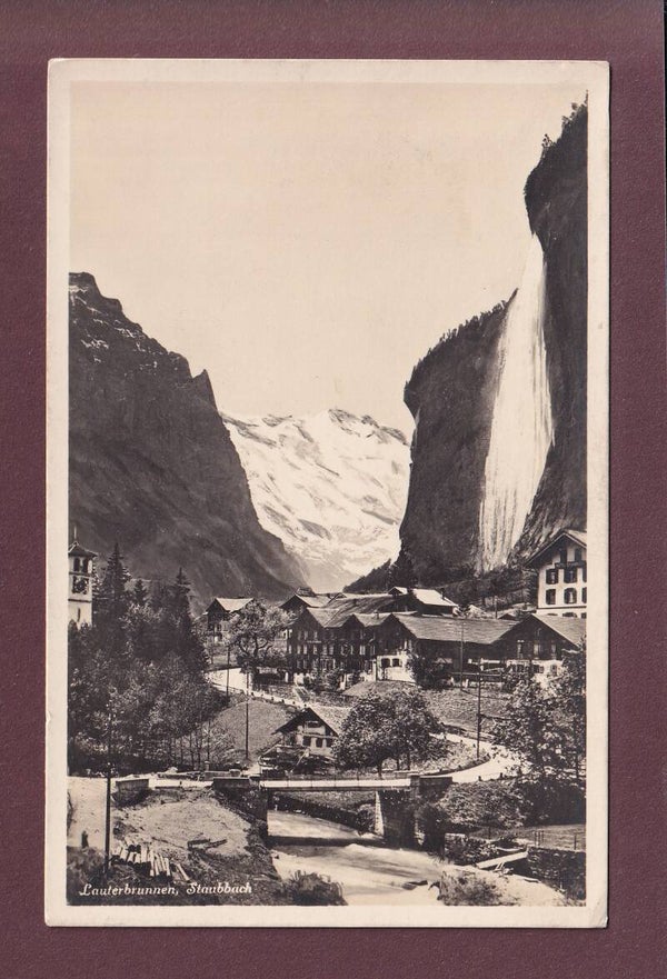 LAUTERBRUNNEN - Teilansicht mit Staubbach