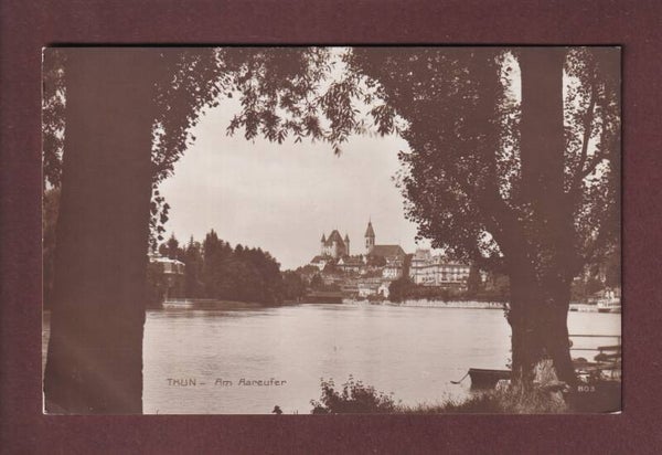 THUN - Am Aareufer