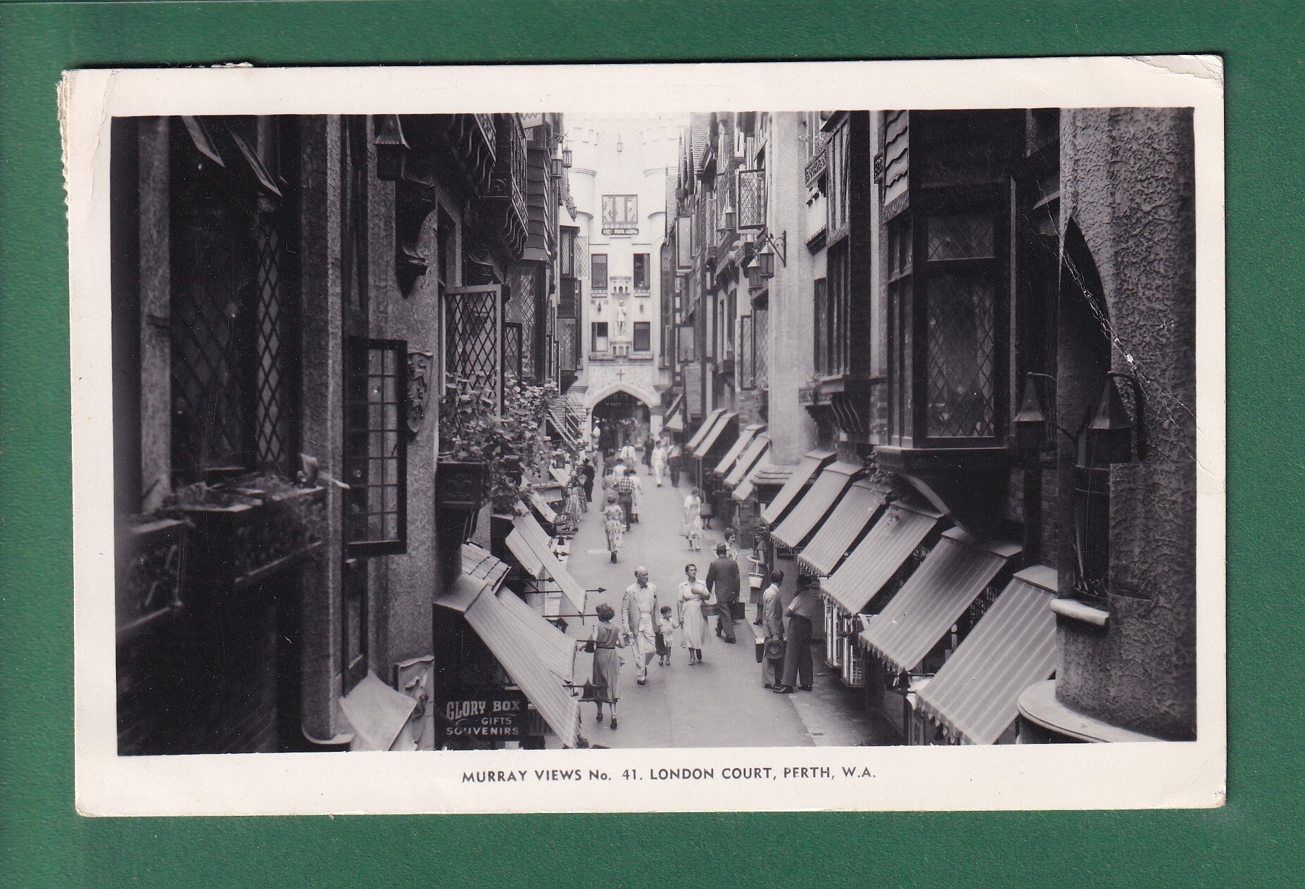 Australia - PERTH - London Court - 1955 // fold //