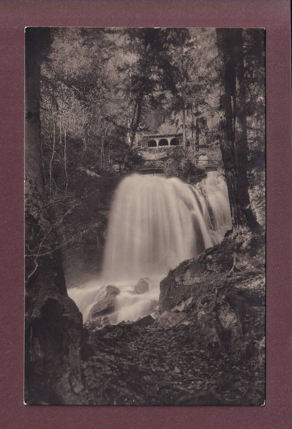 BEATUSHÖHLEN - Wasserfall - Kreuzgang