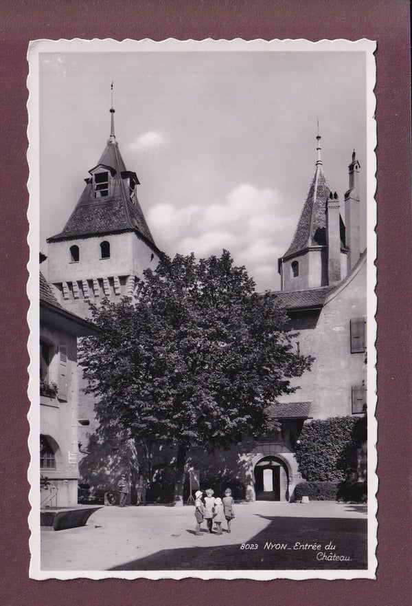 NYON - Entrée du Château - Enfants - 1947