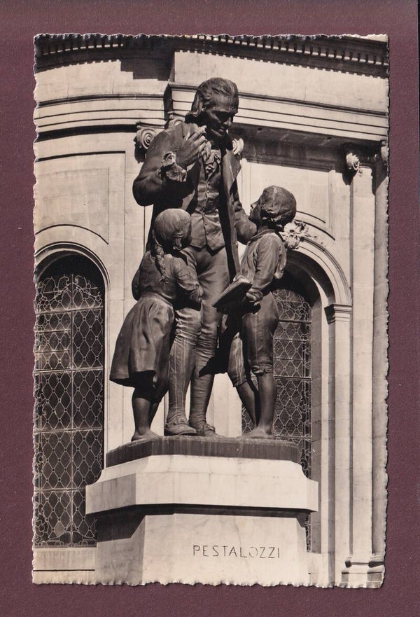 YVERDON - Monument Pestalozzi