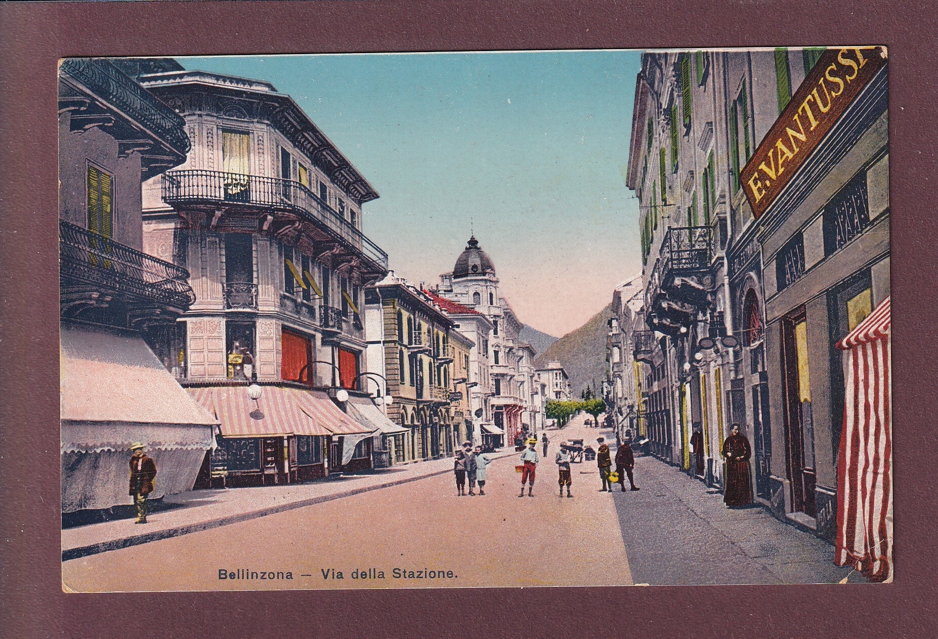 BELLINZONA - Via della Stazione // pli d'angle //