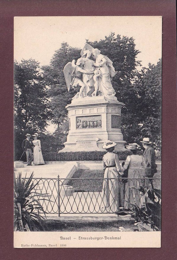 BASEL - Strassburger Denkmal - Leute