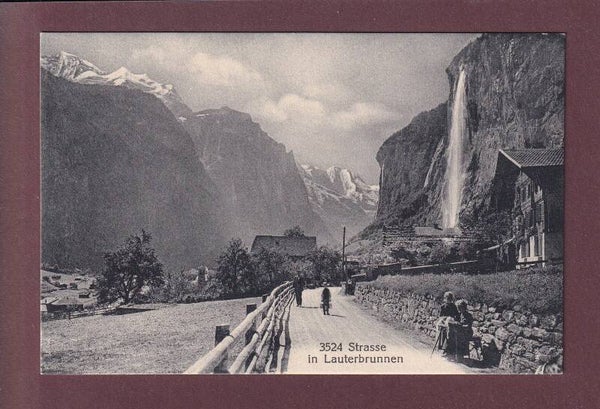 Strasse in LAUTERBRUNNEN - Leute