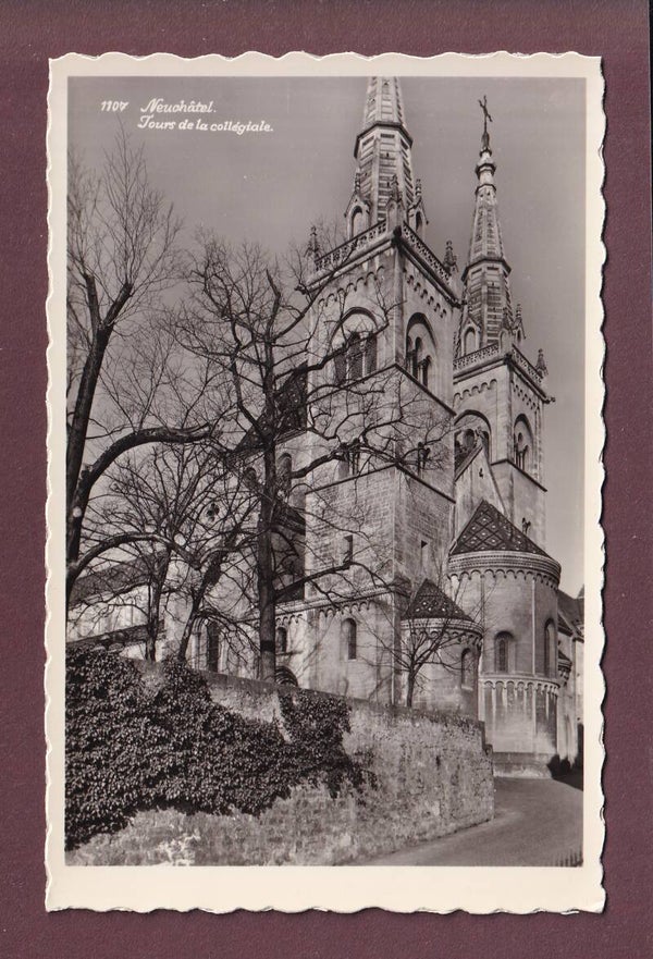 NEUCHÂTEL - Tours de la Collégiale