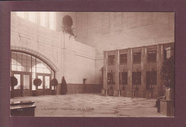 LAUSANNE - Intérieur de la Gare