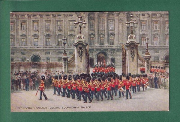 LONDON - Grenadier Guards leaving Buckingham Palace