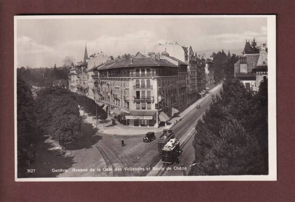 GENEVE - Avenue de la gare des Vollandes - Tram // pli //