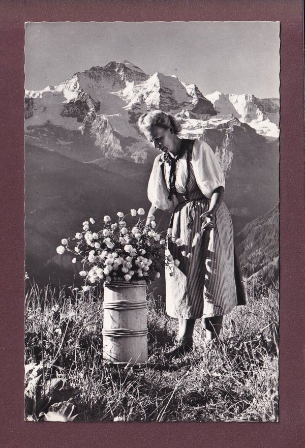 JUNGFRAU - Frau - Blumen - 1961