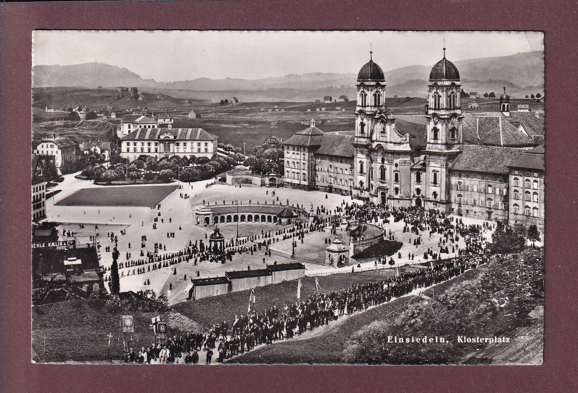 EINSIEDELN - Klosterplatz - Leute - 1954