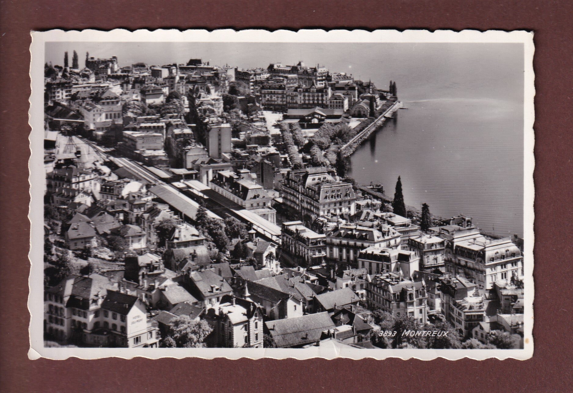 MONTREUX - Vue partielle avec la gare