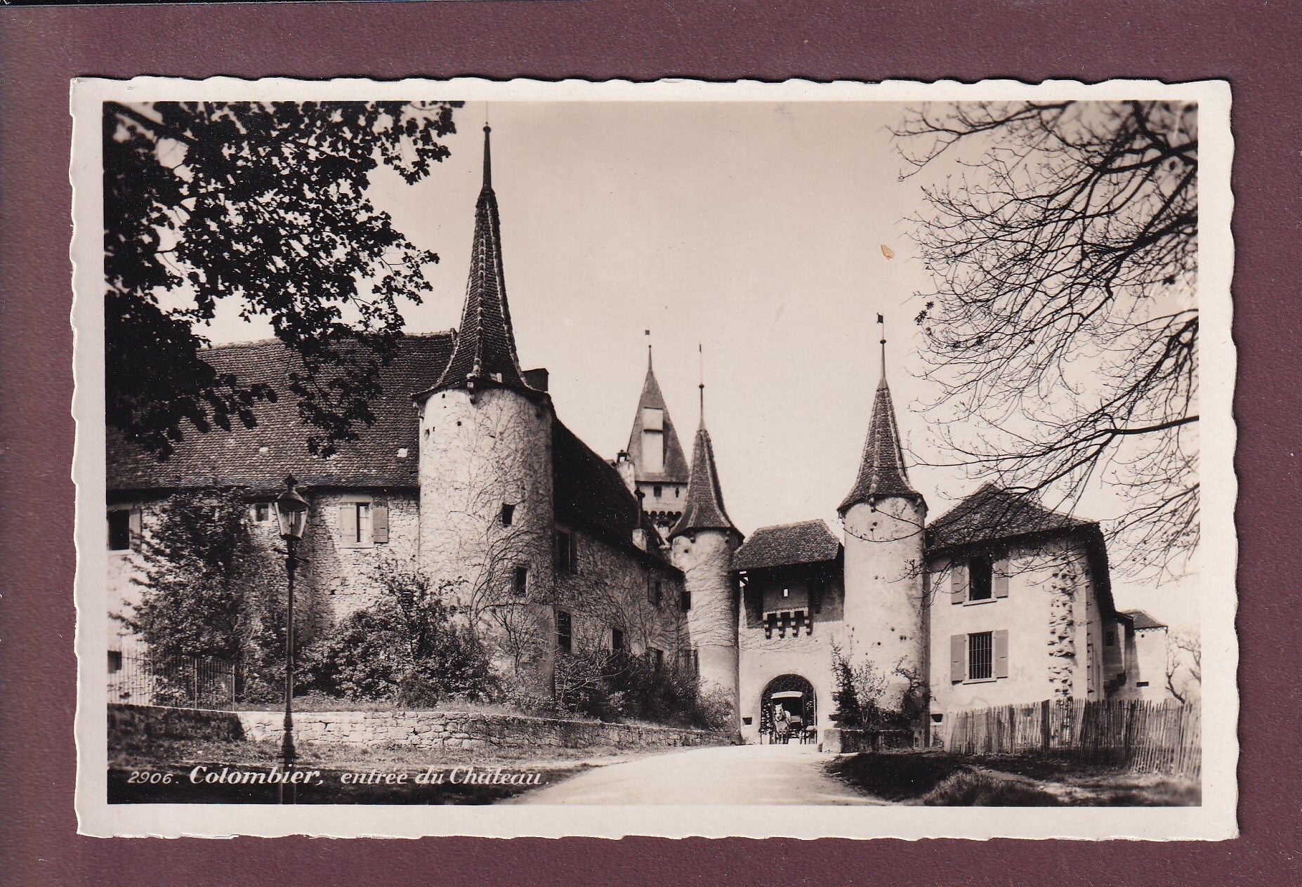 COLOMBIER - Entrée du Château