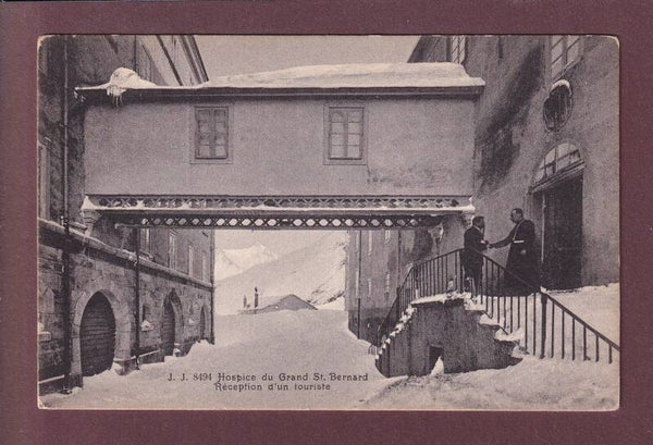 GRAND-SAINT-BERNARD - Touriste à l'Hospice