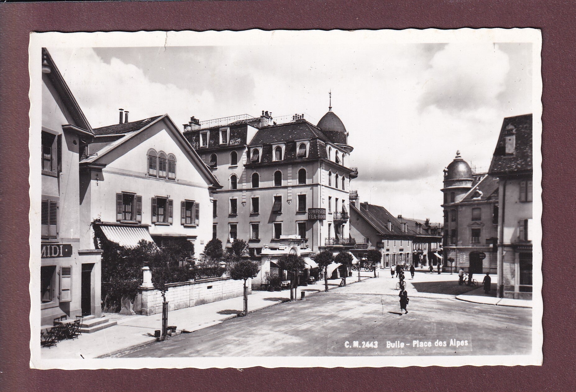 BULLE - Place des Alpes - 1955 // petite déchirure haut //