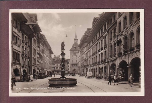 BERN - Spitalgasse - Dudelsackpfeifferbrunnen