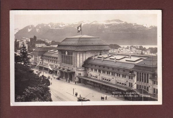 LAUSANNE - La Gare - 1932 // déchirure en bas //