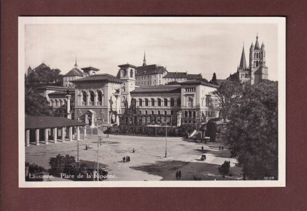 LAUSANNE - Place de la Riponne