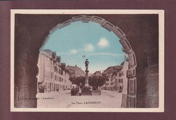 LE LANDERON - Fontaine