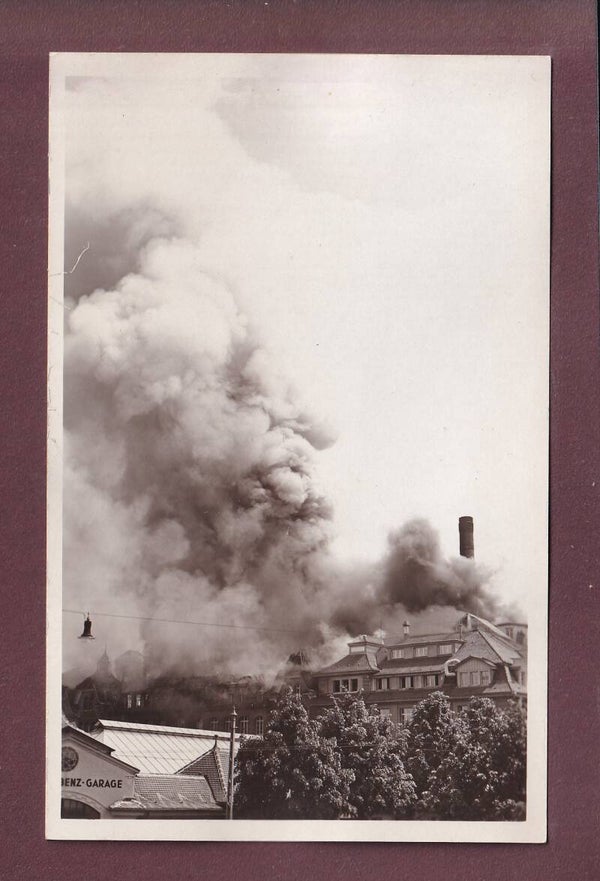 Photo R. Jansky Bern - FEUER - Mercedes Benz Garage