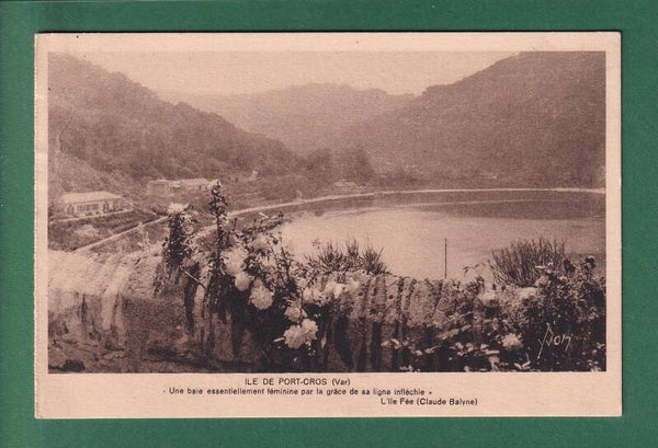 Île de PORT-CROS // léger pli //