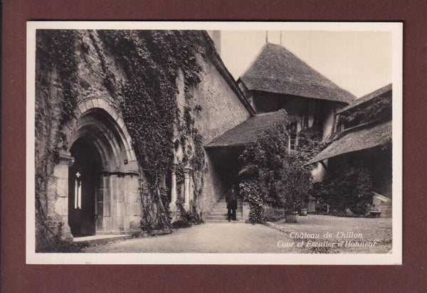 Château de CHILLON - Cour et Escalier d'Honneur