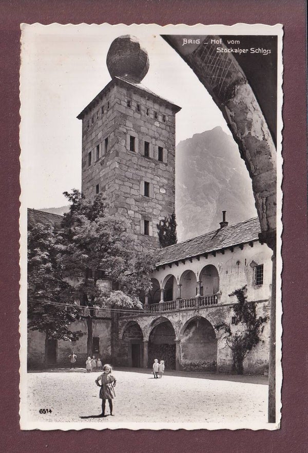 BRIG - Hof vom Stockalper Schloss - Kinder