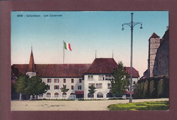 COLOMBIER - Les casernes