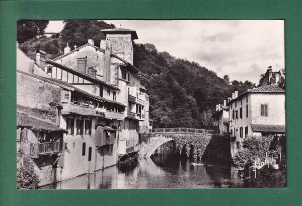 Pays Basque - ST. JEAN-PIED-DE-PORT - Vieilles maisons