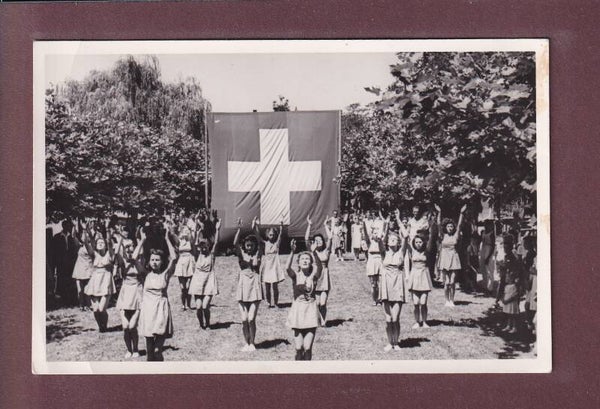 Photo Grau Zug - TURNFEST // leicht gefaltet //