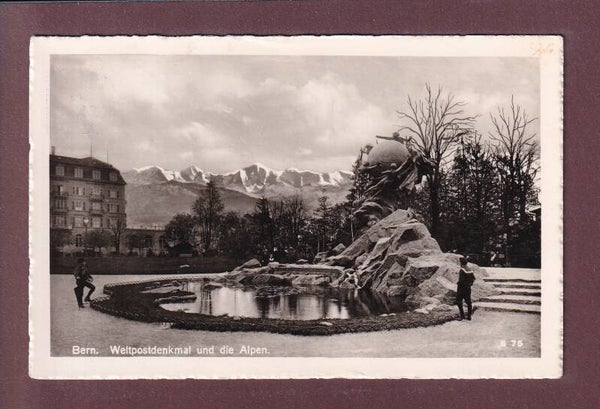 BERN - Weltpostdenkmal und die Alpen - Leute - 1942