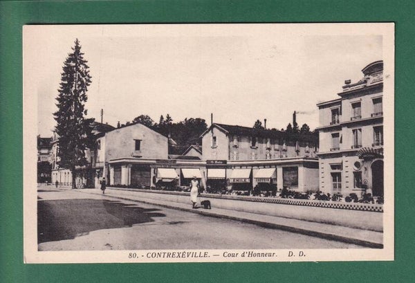 CONTREXEVILLE - Cour d'honneur