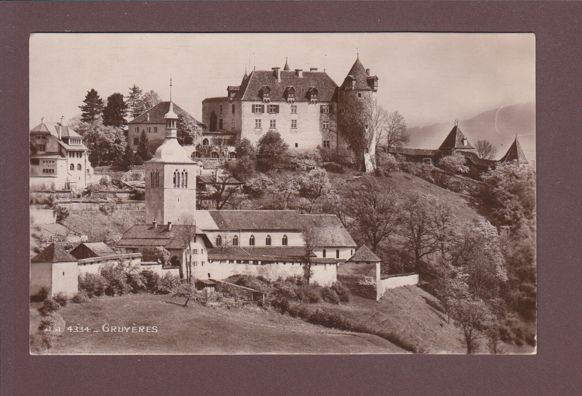GRUYERES - Eglise et Château