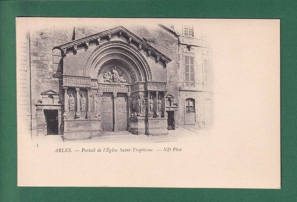 ARLES - Portail de l'Eglise Saint-Trophisme