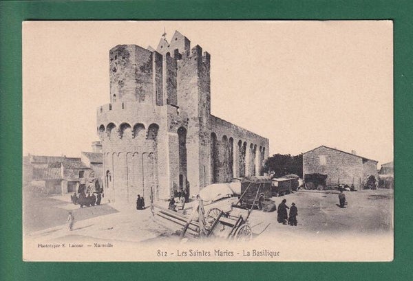 LES SAINTES MARIES - La Basilique
