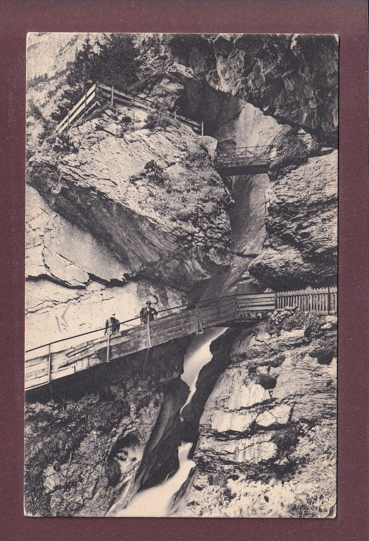 Lauterbrunnen - TRÜMMELBACH - Unter Galerie