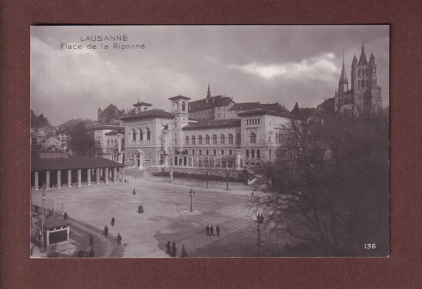 LAUSANNE - Place de la Riponne