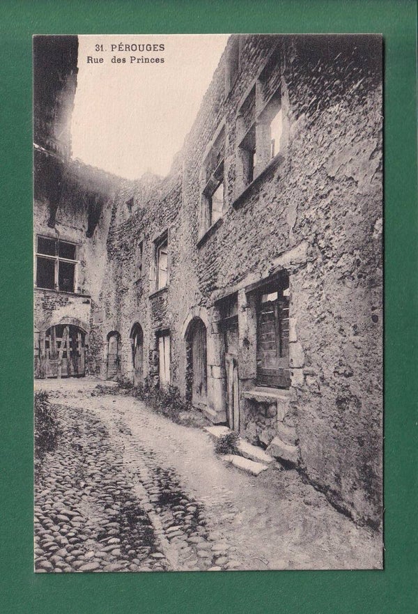PEROUGES - Rue des Princes