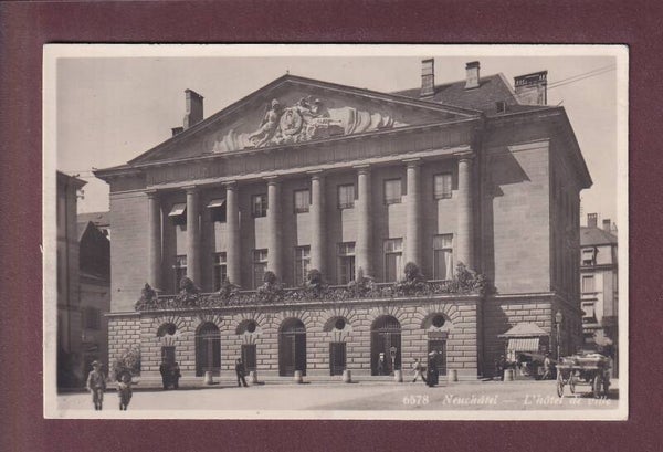 NEUCHÂTEL - Hôtel de Ville