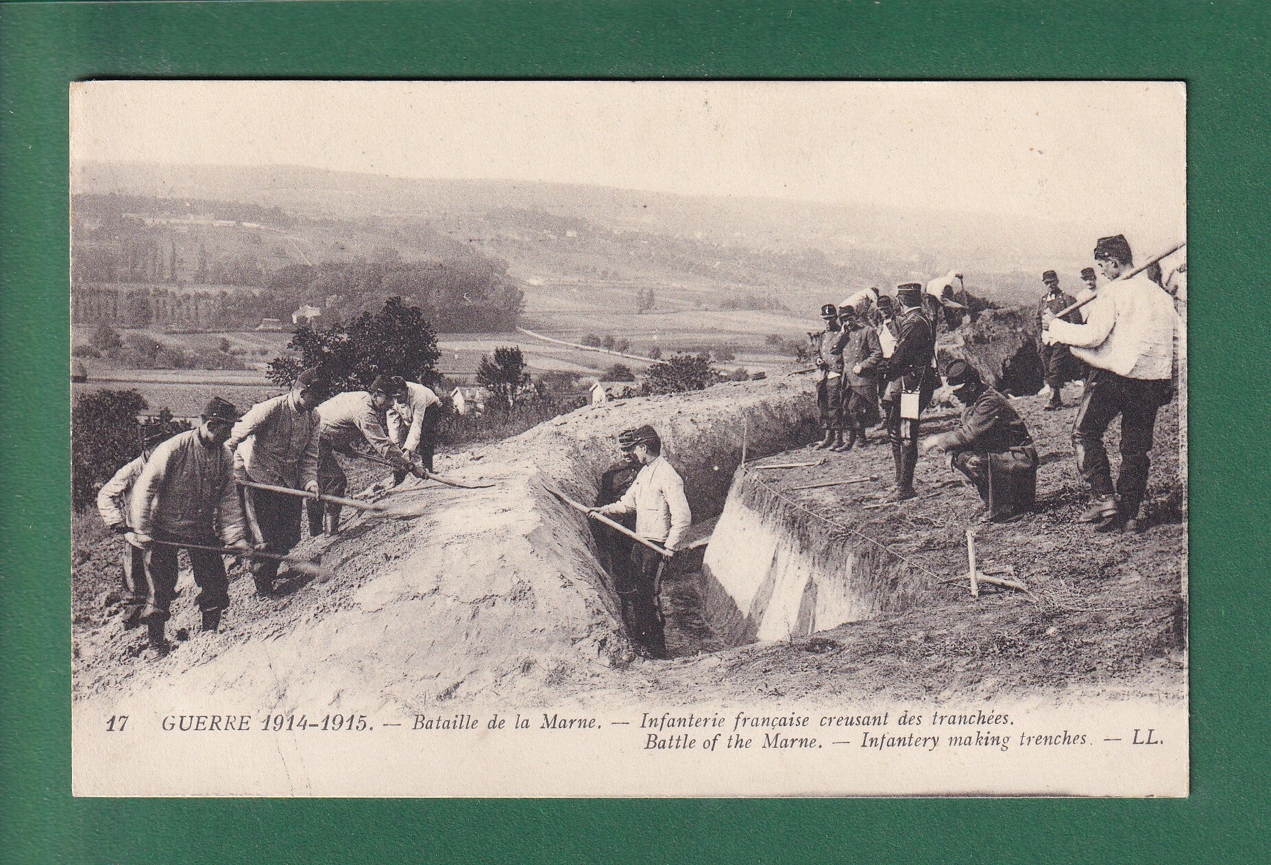 Bataille de la MARNE Infanterie creusant des tranchées 1916