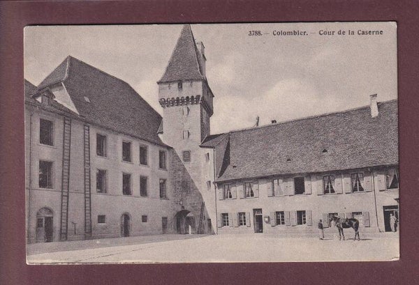 COLOMBIER - Cour de la Caserne - 1910