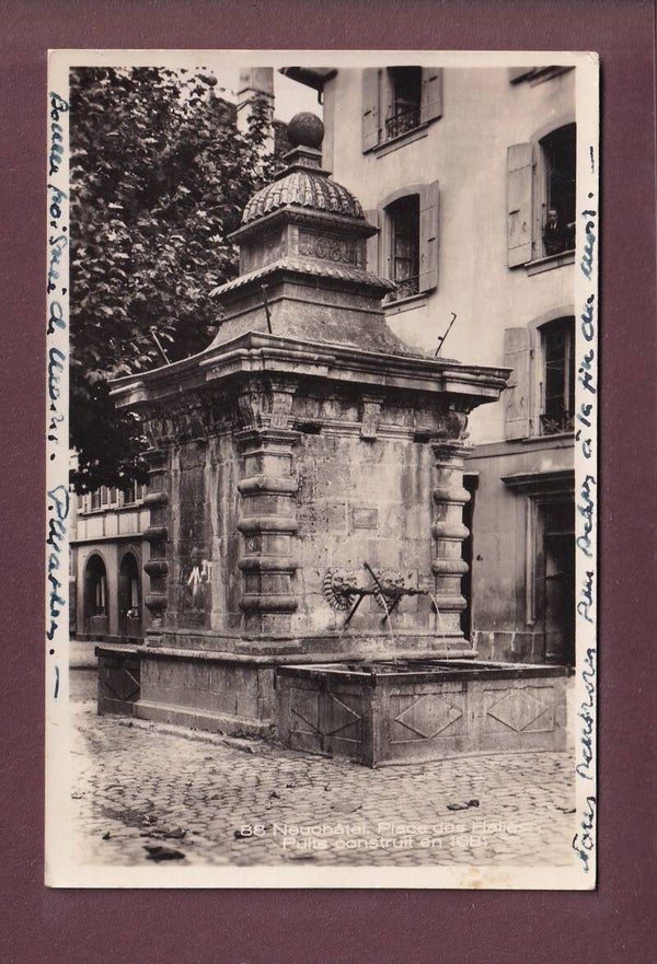 NEUCHÂTEL - Place des Halles - Puits - 1934