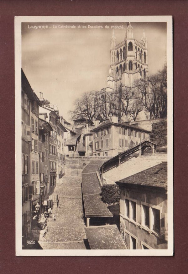 LAUSANNE - Escaliers du Marché - Cathédrale